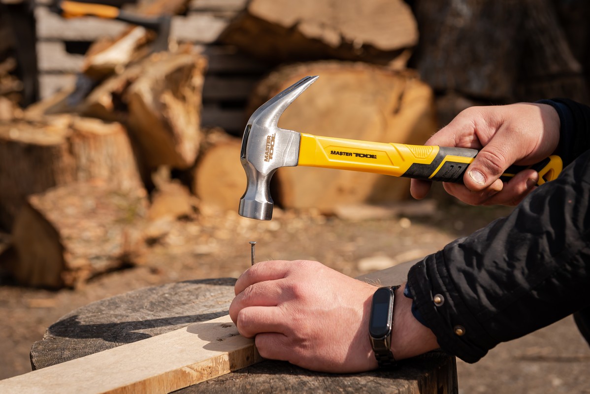 Молоток столярний MASTERTOOL 450 г HRC 50 рукоятка фібергласова 300 мм 02-0914 view 5