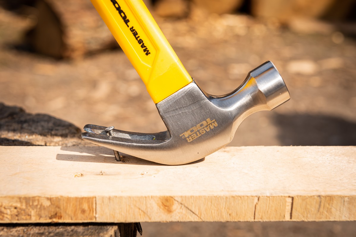 Молоток столярний MASTERTOOL 450 г HRC 50 рукоятка фібергласова 300 мм 02-0914 view 6